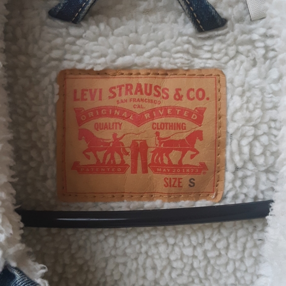 Jacket - Picture 3 of 4